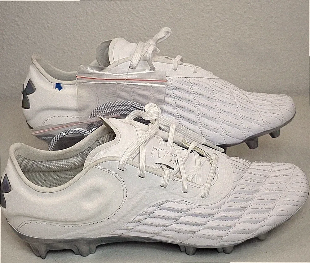 Size 10.5_ Under Armour Magnetico Elite 3 FG Soccer Cleats 3027160-100 White NEW