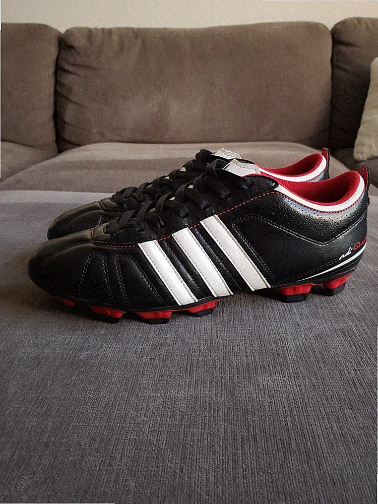 Size 10 - Adidas AdiQuestra IV Leather Soccer Cleats - EXCELLENT CONDITION!