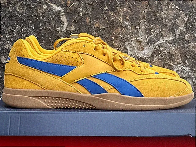 Size 10 - Reebok Hammer Street Suede Sneakers Yellow Gum Sole Soccer Slim New