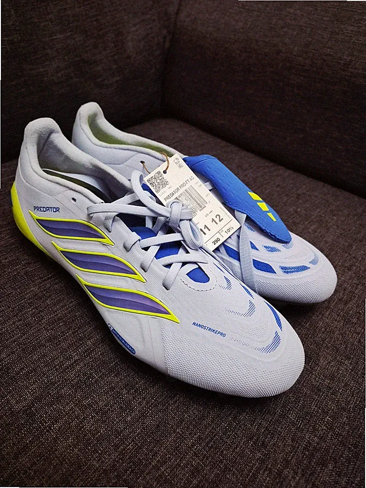Size 11 adidas Predator PRO SOCCER CLEATS WITH TONGE