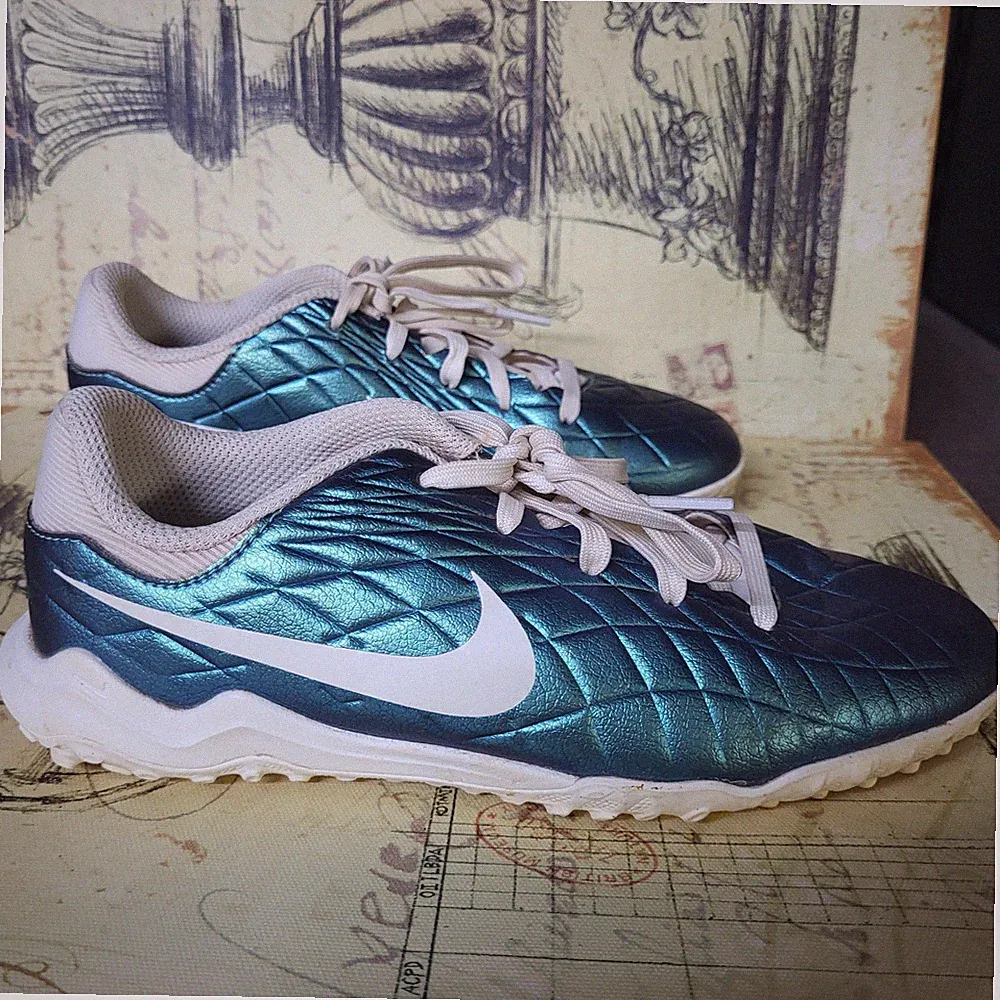 soccer cleats size 1