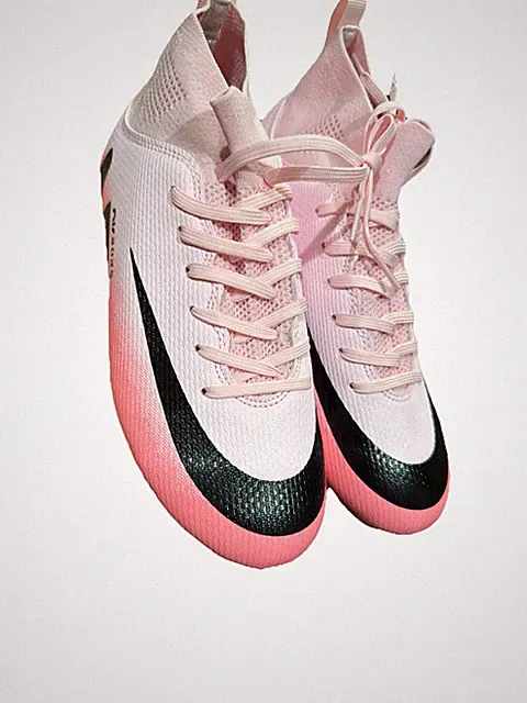 Size 38 Women Or Men Soccer Turf Shoes New Never Worn With Box