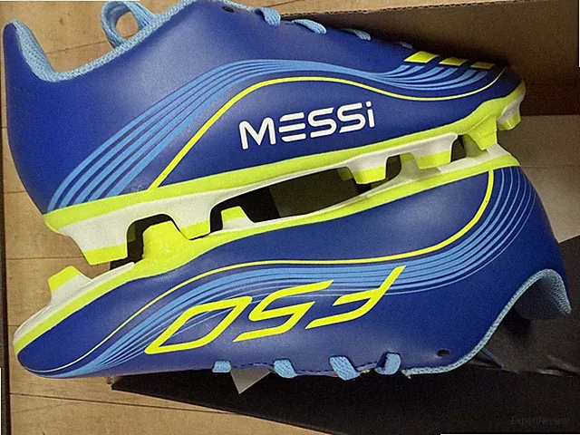 Size 4/12 KIDS cleats F50 soccer cleats |Addias | Messi