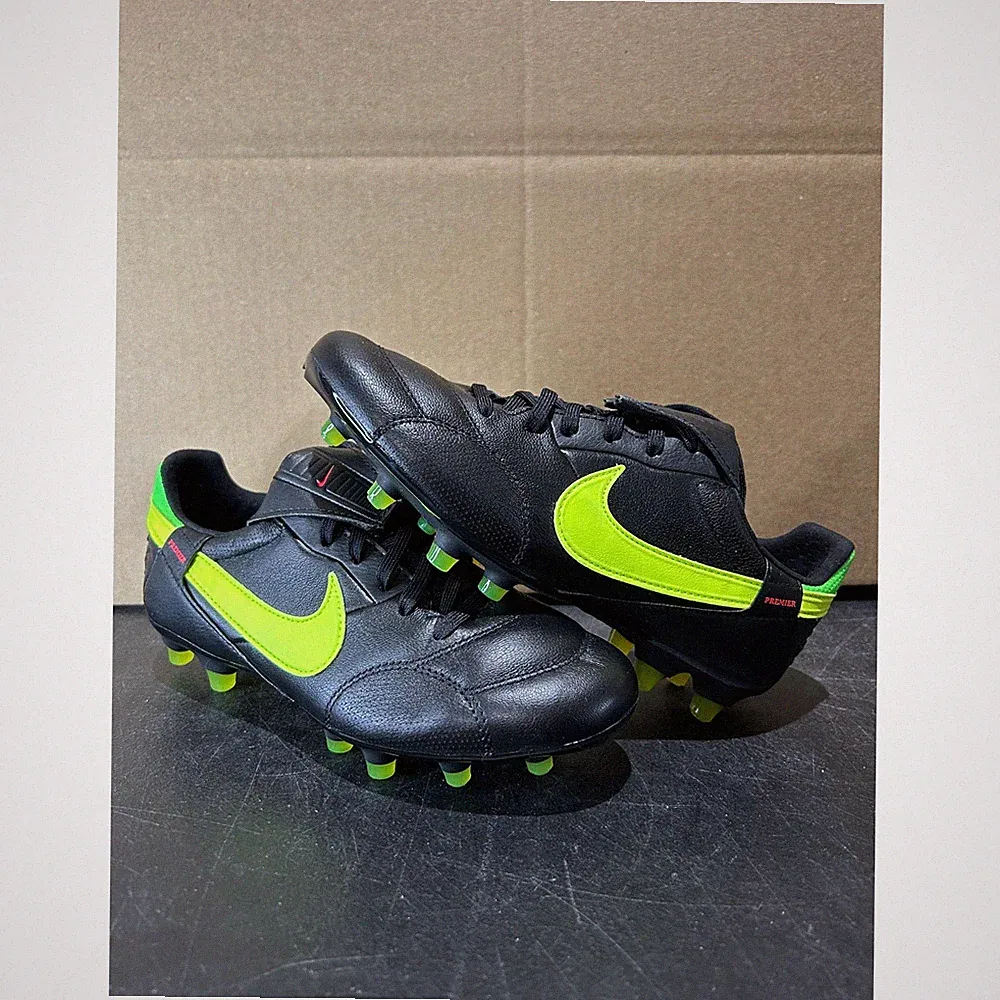 Size 4.5 Men - Nike Premier 3 FG Low-Top Soccer Cleats HM0265-008