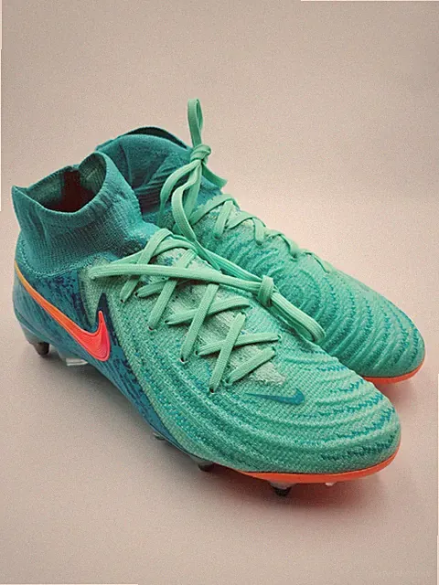 size 5 Mens NIKE Soccer Cleats Phantom Luna II Elite SG-PRO FZ4950-300 New