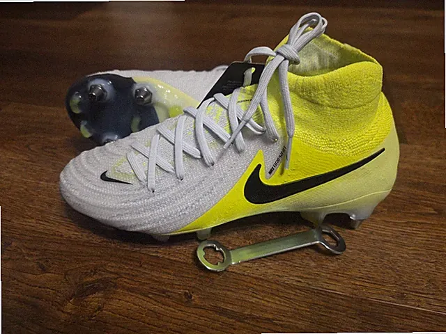 Size 5 Nike Phantom Luna 2 Elite SG Pro Soccer Cleats HF4359 003 Gray New