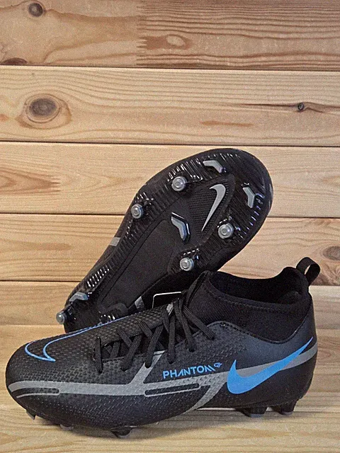 Size 5Y - Nike Phantom GT2 Club DC0813-004 Soccer Cleats