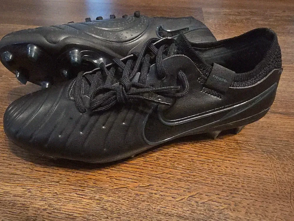 Size 6 Nike Soccer Cleats Tiempo Legend 10 Elite FG Low Black DV4328-002 Men's