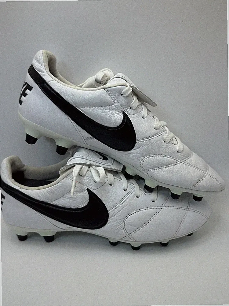 Size 6 Nike The Premier II FG Soccer Cleats Black White Display Model New Minor
