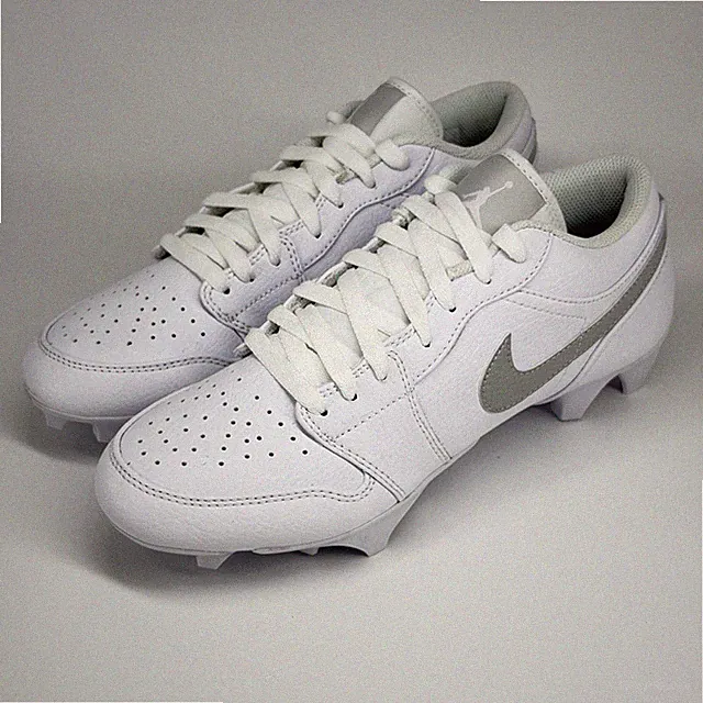 Size 7.5 Air Jordan 1 Low Fog Gray White Football Cleats FJ6245-101