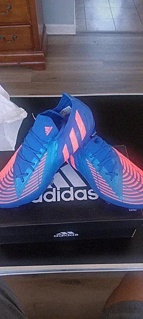 Size 8.5 - adidas Predator Edge.1 FG Low Hi-Res Blue Turbo