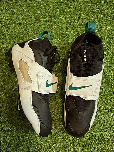 Size 8- Nike Air Diamond Turf 93 TD Emerald Football Cleat HF5298-102