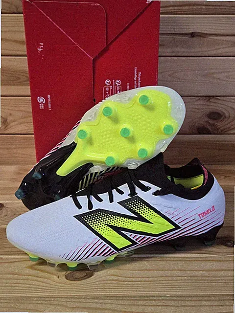 Size 9.5 New Balance Tekela Pro Low Laced FG v4+ FG Men's Soccer Cleats ST1FLH45