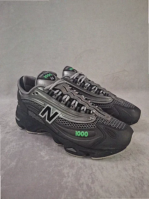 SIZE 9.5D New Balance NB M1000S Green/Metallic Silver/Black Retro Run SAMPLE