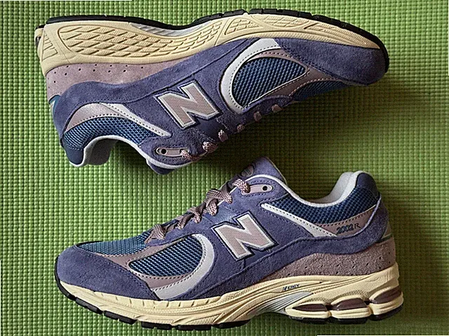 Size US 9.5 - New Balance 2002R, Purple / Blue, M2002RPA (Brand New)
