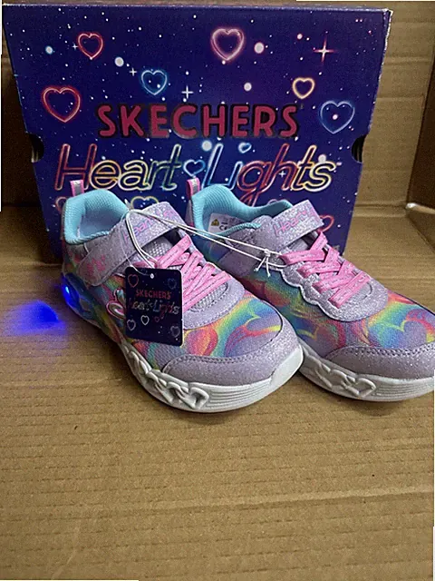⚡️Skechers Girls Hearts Light-Up Hook & Loop Strap Sneaker (Size 3)