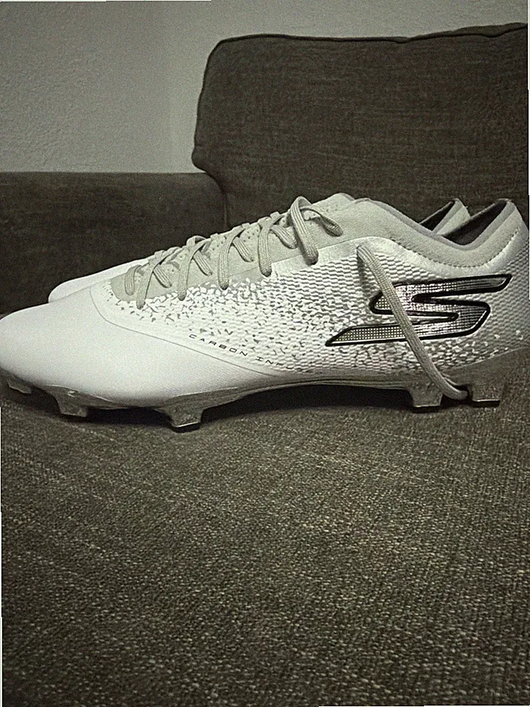 Skechers Razor 1.5 Elite FG Men's Size 9.5 Soccer Cleats White Silver Carbon