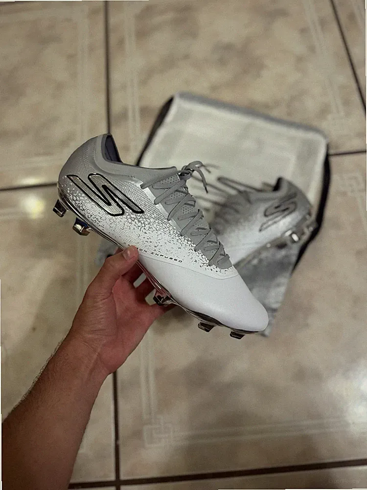 skechers soccer cleats men size 12
