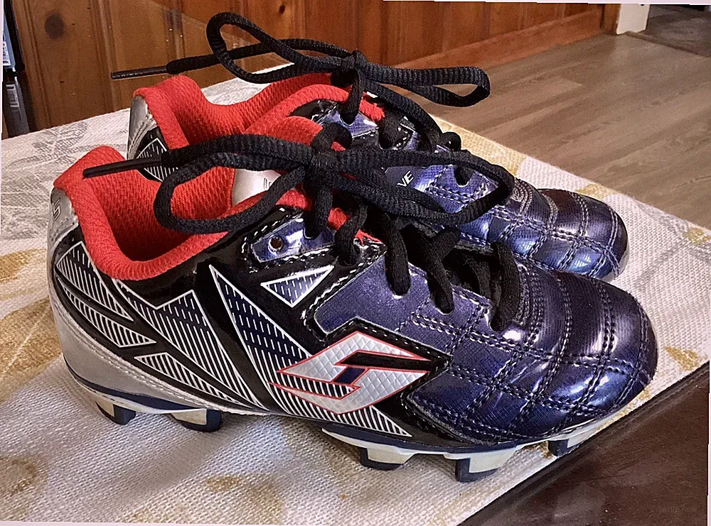 Skechers Youth Soccer Cleats Little Kids Children Strike Zone Size 11