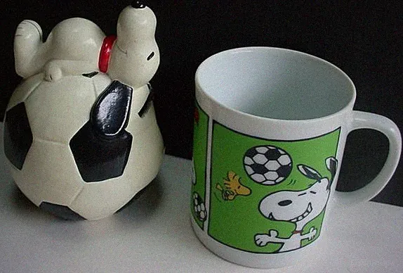 Snoopy Soccer Ball Piggy Bank Soccer King Peanuts Coffee Mug Cup