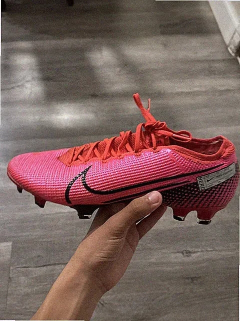 soccer cleats 11.5 nike