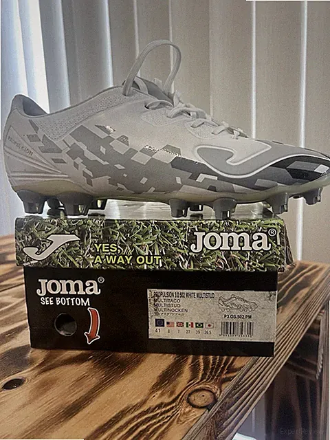 Soccer cleats