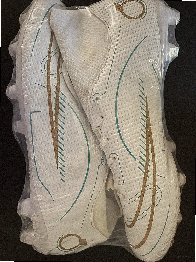 Soccer Cleats Adult Size Men’s 8/Women’s 10/40 EU - White/Teal/Gold