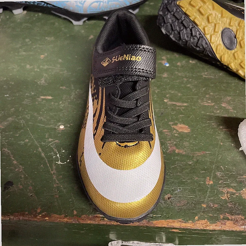 Soccer Cleats Jacqueline unisex size 11.5 Kids soccer cleats