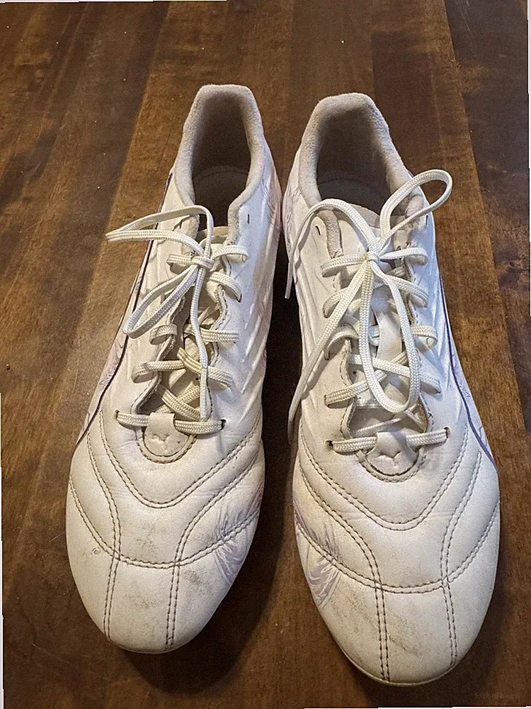 Soccer Cleats King White Size 6