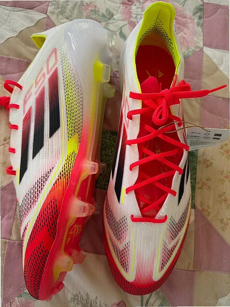 soccer cleats size 10.5 adidas