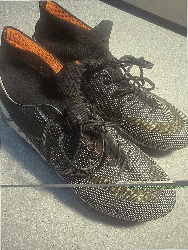 Soccer Cleats Size 10