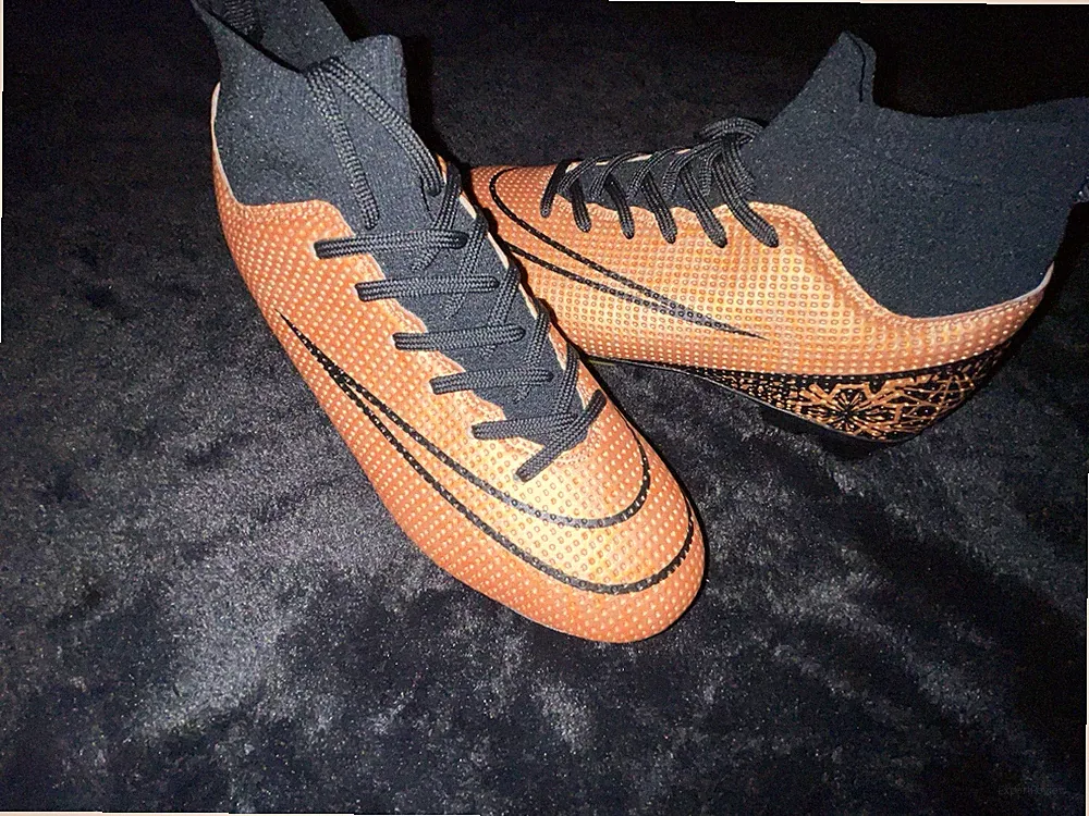 Soccer Cleats Size 36 EU 4 in Men’s Women’s 5.5-6,brand New No Box ,gold
