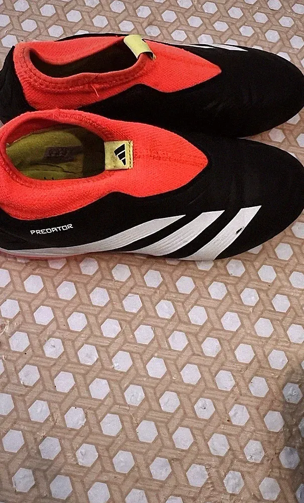 Soccer Cleats Size 4 Adidas Predator 24 League Laceless AllGround