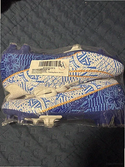 Soccer Cleats Size 4