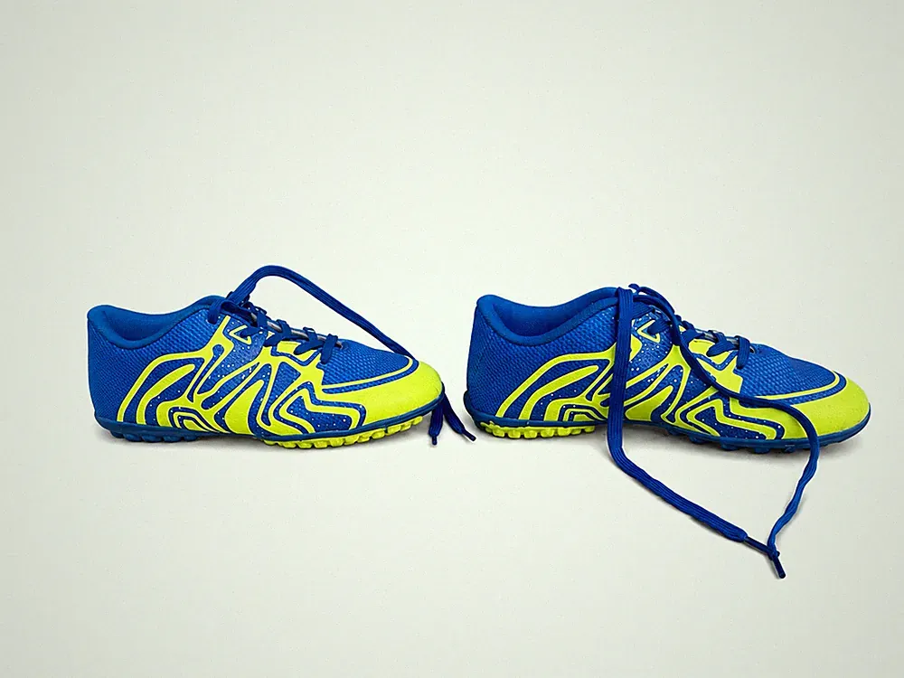 soccer cleats size 6