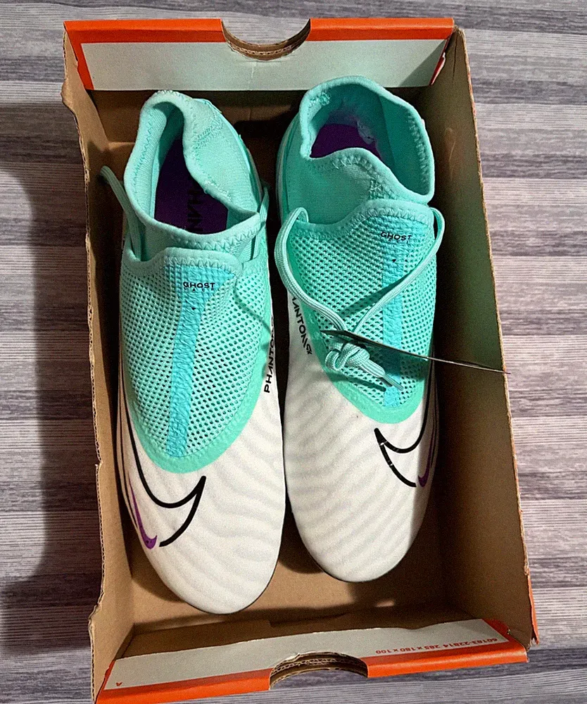 womens soccer cleats size 7