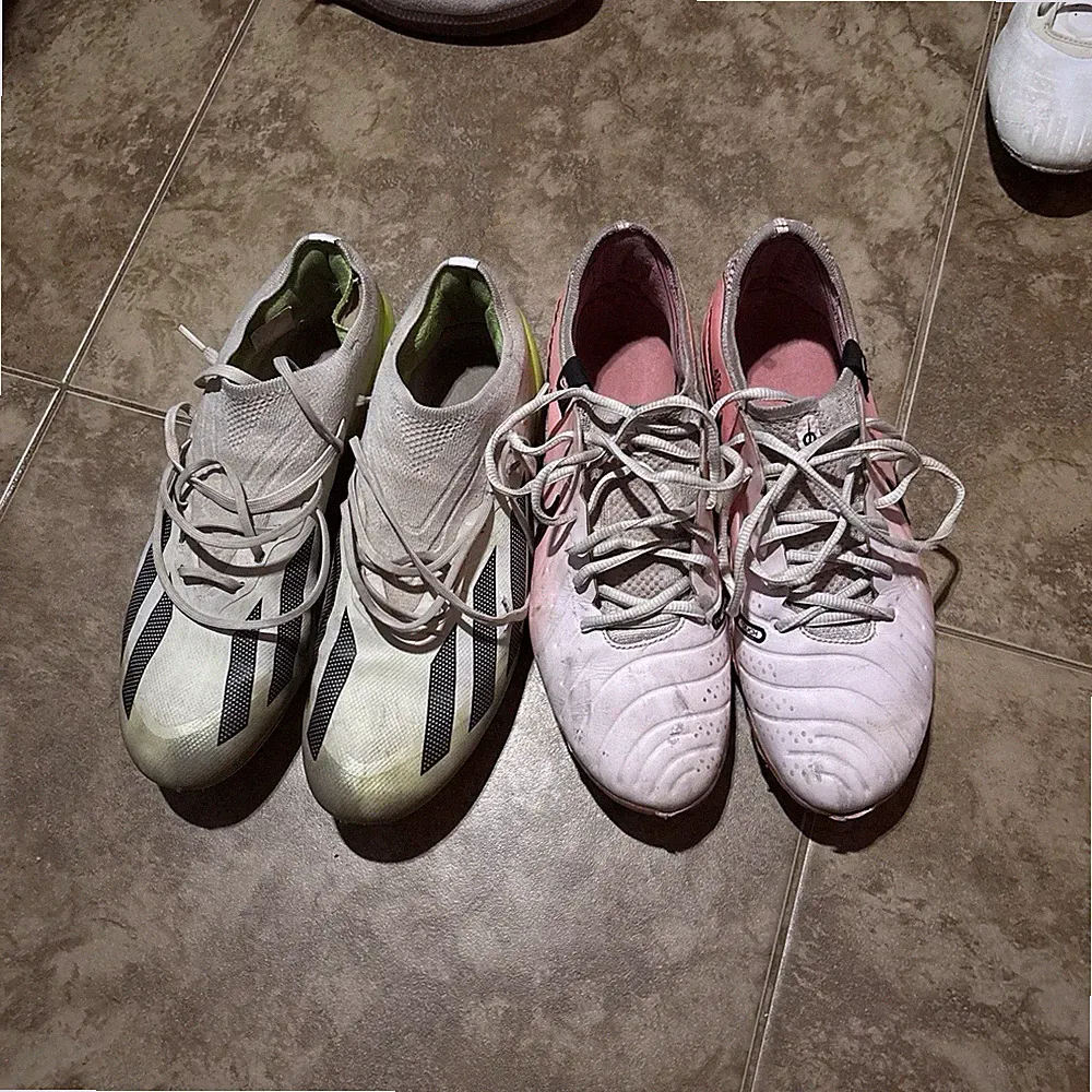 soccer cleats size 9.5 tiempos and crazy fast 9