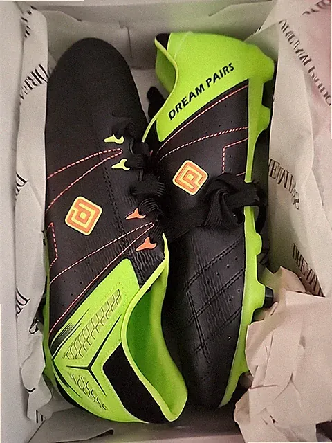 Soccer Cleats Size USA 8