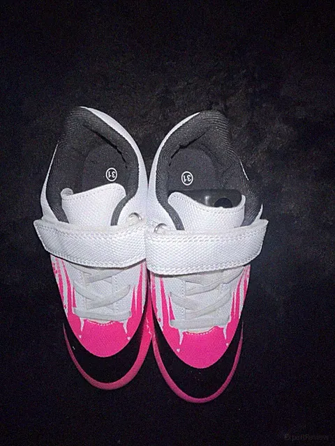 Soccer Cleats ,with Strap For Kids,brand New No Box , Size EU31 White And Pink