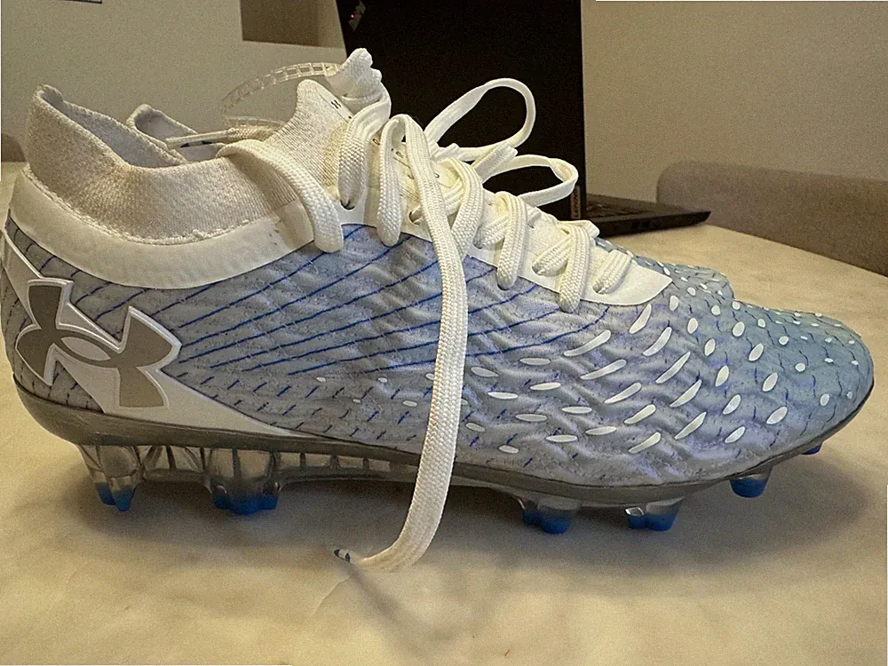 soccer cleats women size 8 under armour Magnetico - New - free shipping