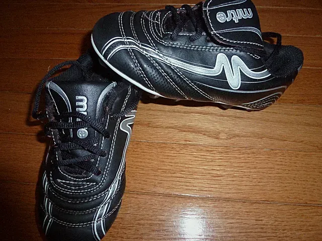 Soccer Cleats Youth Mitre Size 1 1/2 Black Good Condition
