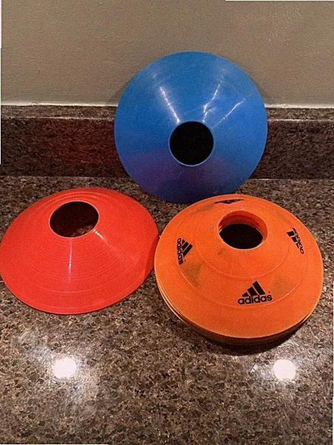 SOCCER CONES SET OD 12QT 3 DIFFERENT COLOURED CONES ~ PRE-OWNED
