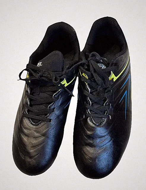 Speed Viper DSG Soccer Cleats Kids size 4 youth Black/ Blue