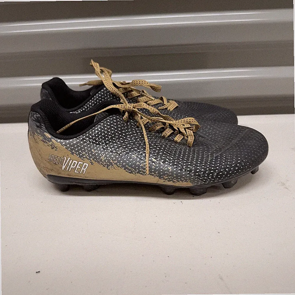 Speed Viper Soccer Cleats Boys 4.5 Black Gold Lightweight Athletic Football Shoe