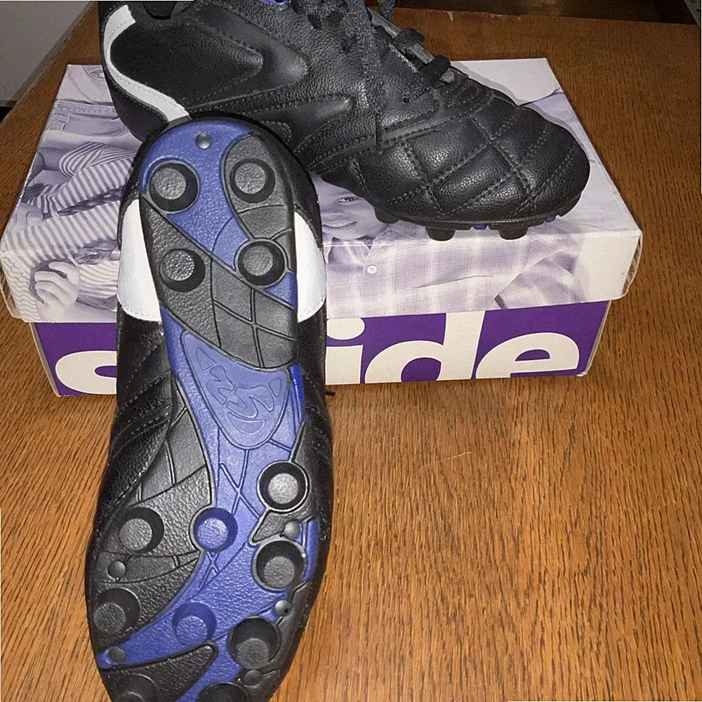 Stride Rite Youth Kid Sport Cleat Bulk Multi Soccer, Size 5M