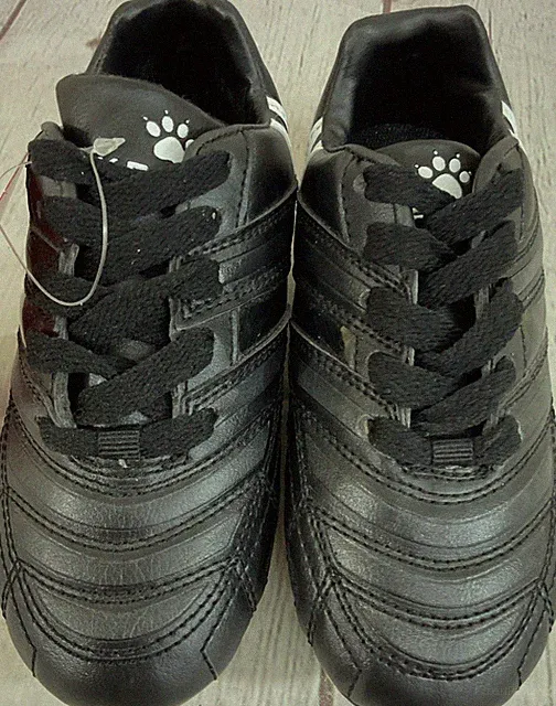 TCK Kelme Team Ultra Junior PU Leather Cleats Black Foam Insoles Low Top Lace Up