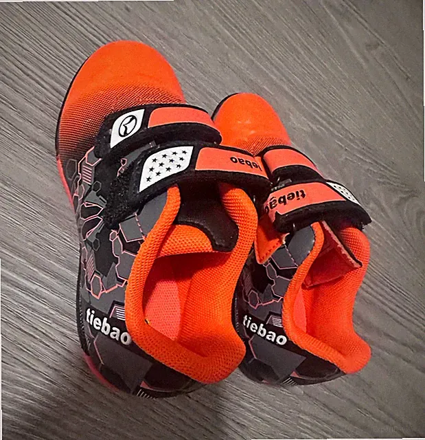 Tiebao toddler Unisex Soccer Cleats Orange/Black Hook & Loop Strap size 26