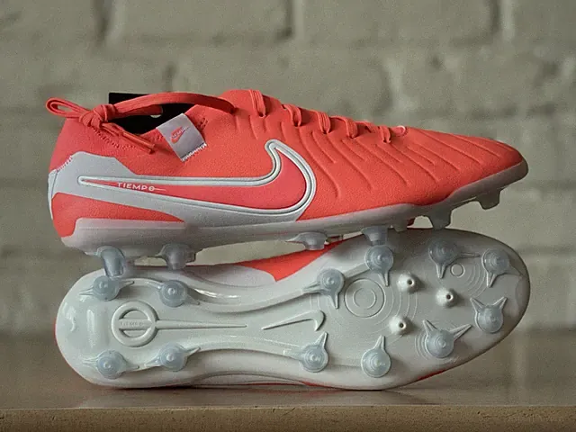 Tiempo Legend 10 Pro AG Men Size 9.5 DV4334-800 Hot Lava White Soccer Cleats New