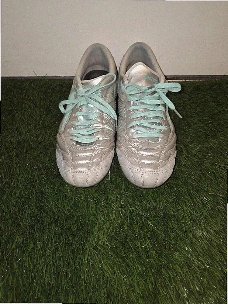 TLSS Tactician Goat MG Size 9 US Leather Soccer Cleats Football Boots