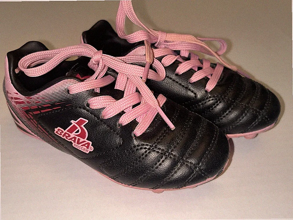 Toddler Girls Black and Pink Soccer Cleats Size 10D